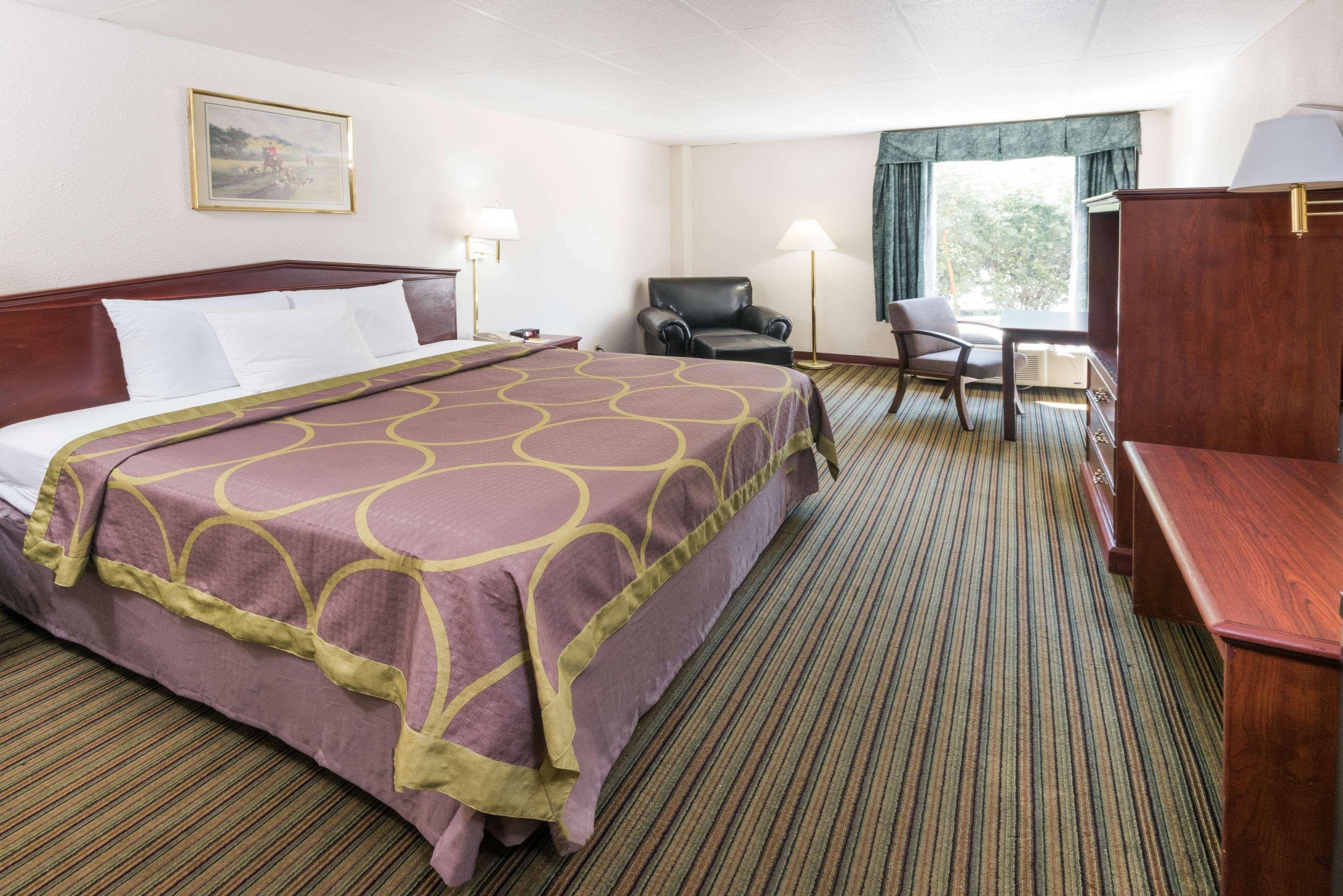 Super 8 by Wyndham Columbus Hotel Bagian luar foto