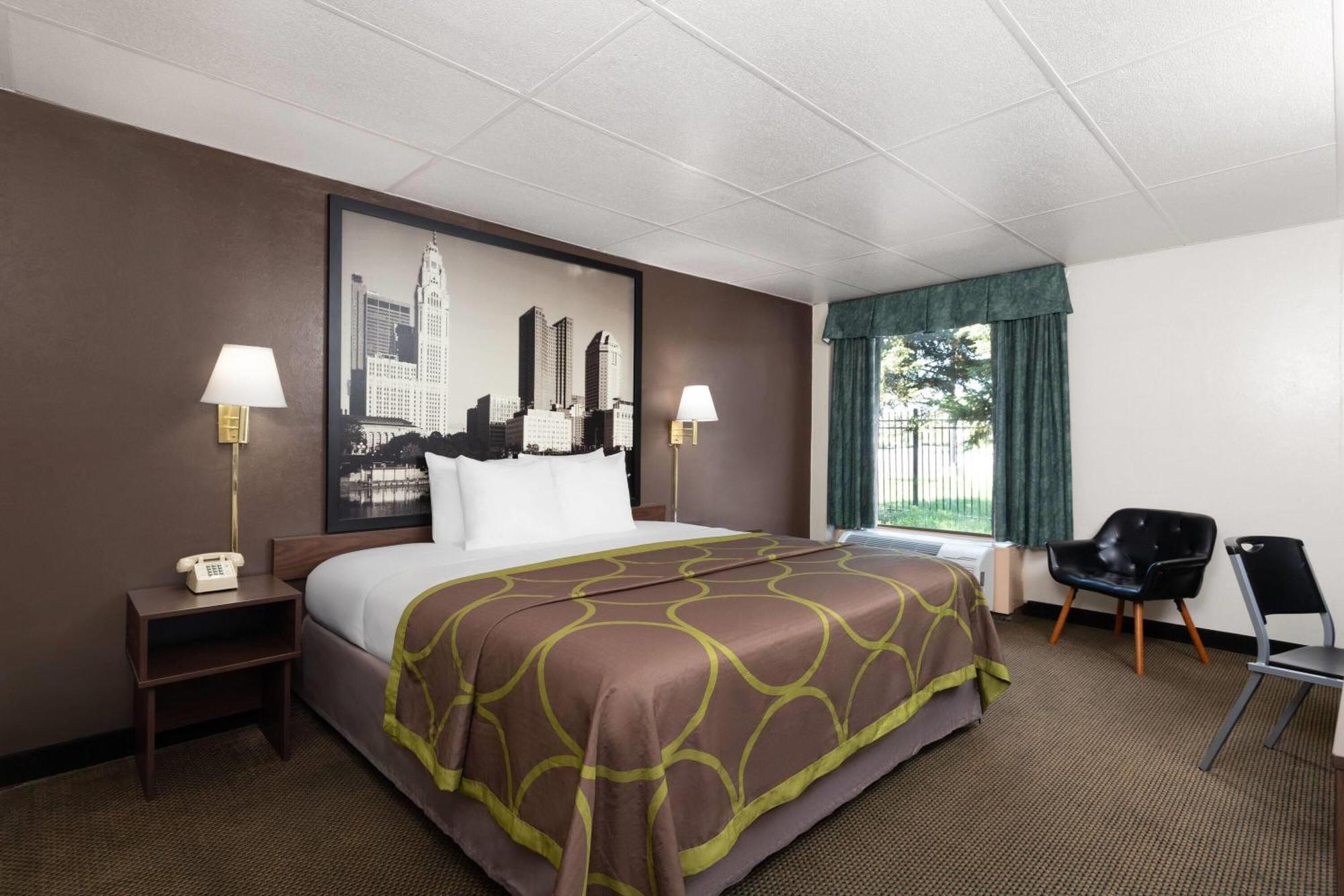 Super 8 by Wyndham Columbus Hotel Bagian luar foto