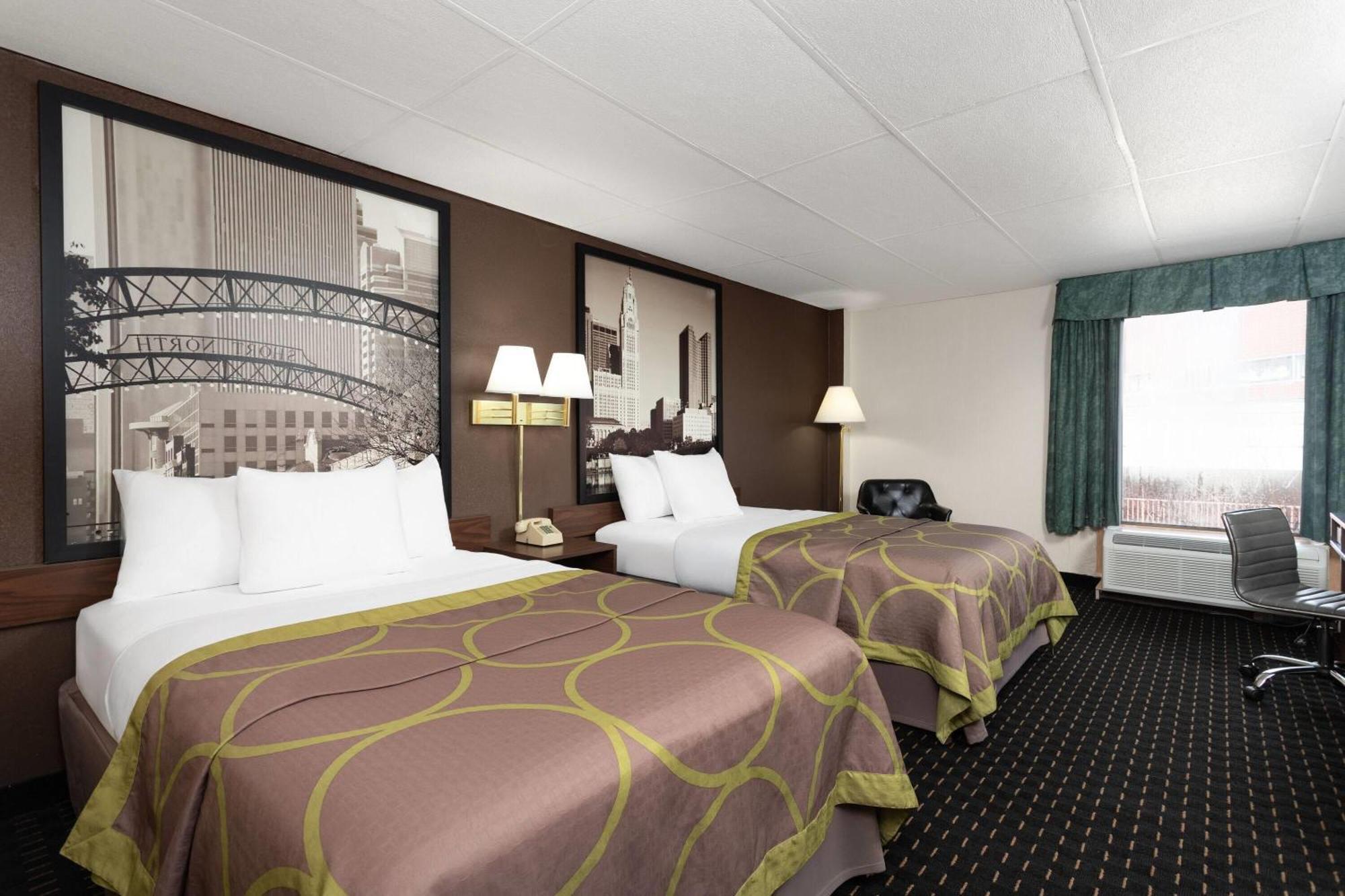 Super 8 by Wyndham Columbus Hotel Bagian luar foto
